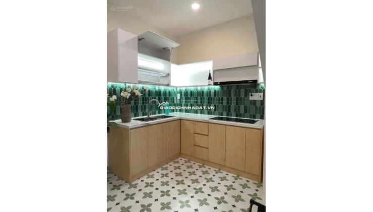 NHÀ ĐẸP GIÁ MỎNG –SÁT MT 3/2-Q10-HƠN 6 TỶ-5 Tầng-3PN